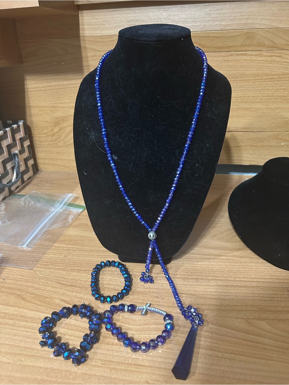 Jewelry lot necklace and bracelet blue sparkling color
